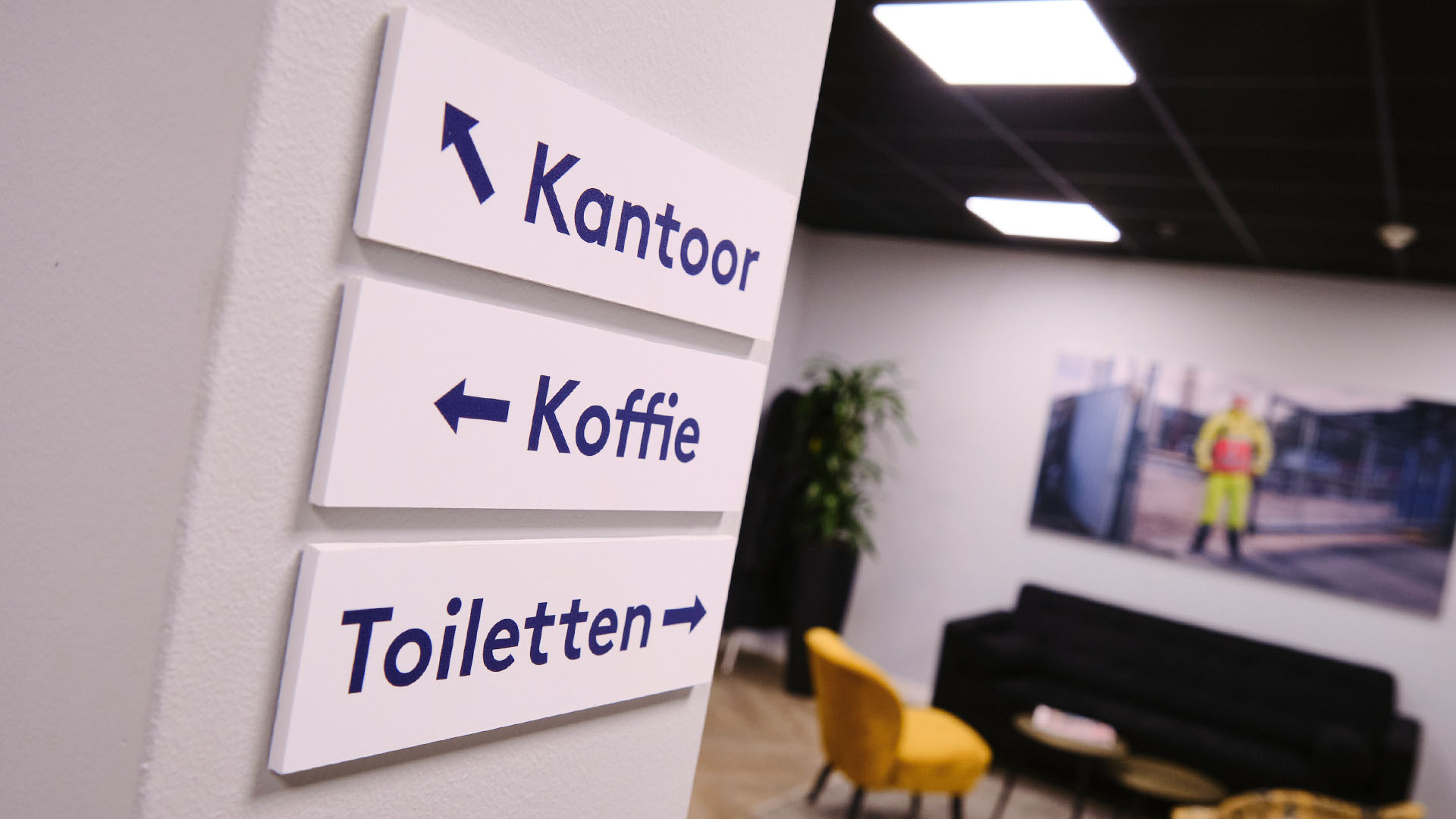 Office Manager image