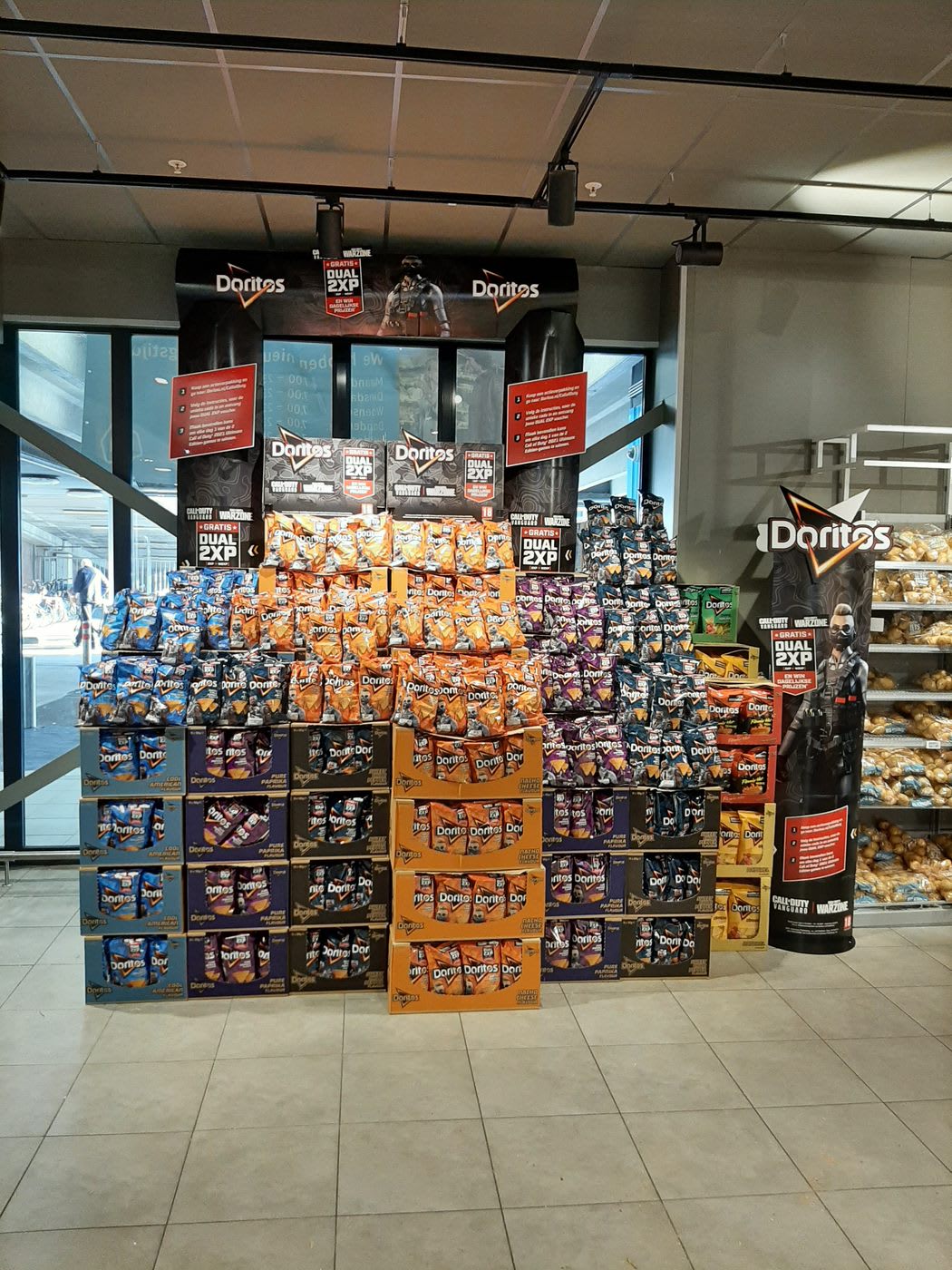 Doritos supermarkt display
