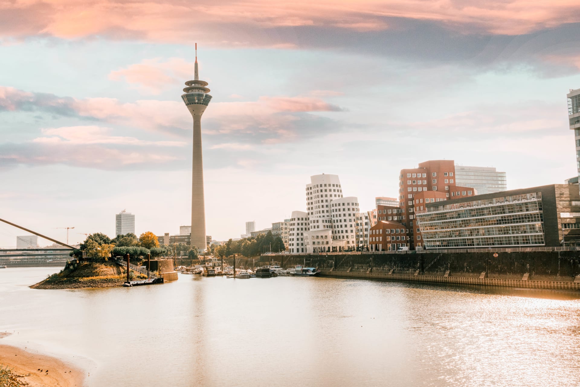 Düsseldorf Rheinturm