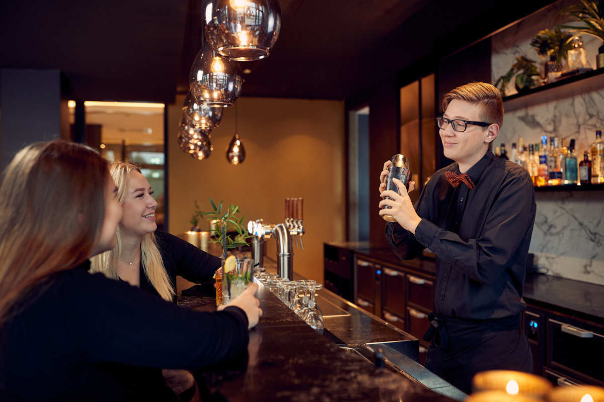 Bar employee Van der Valk Hotel Breukelen