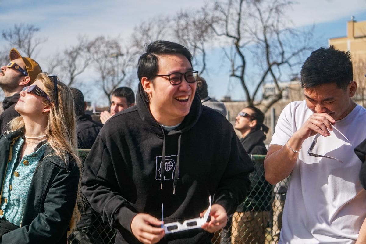 Photo éclipse en équipe