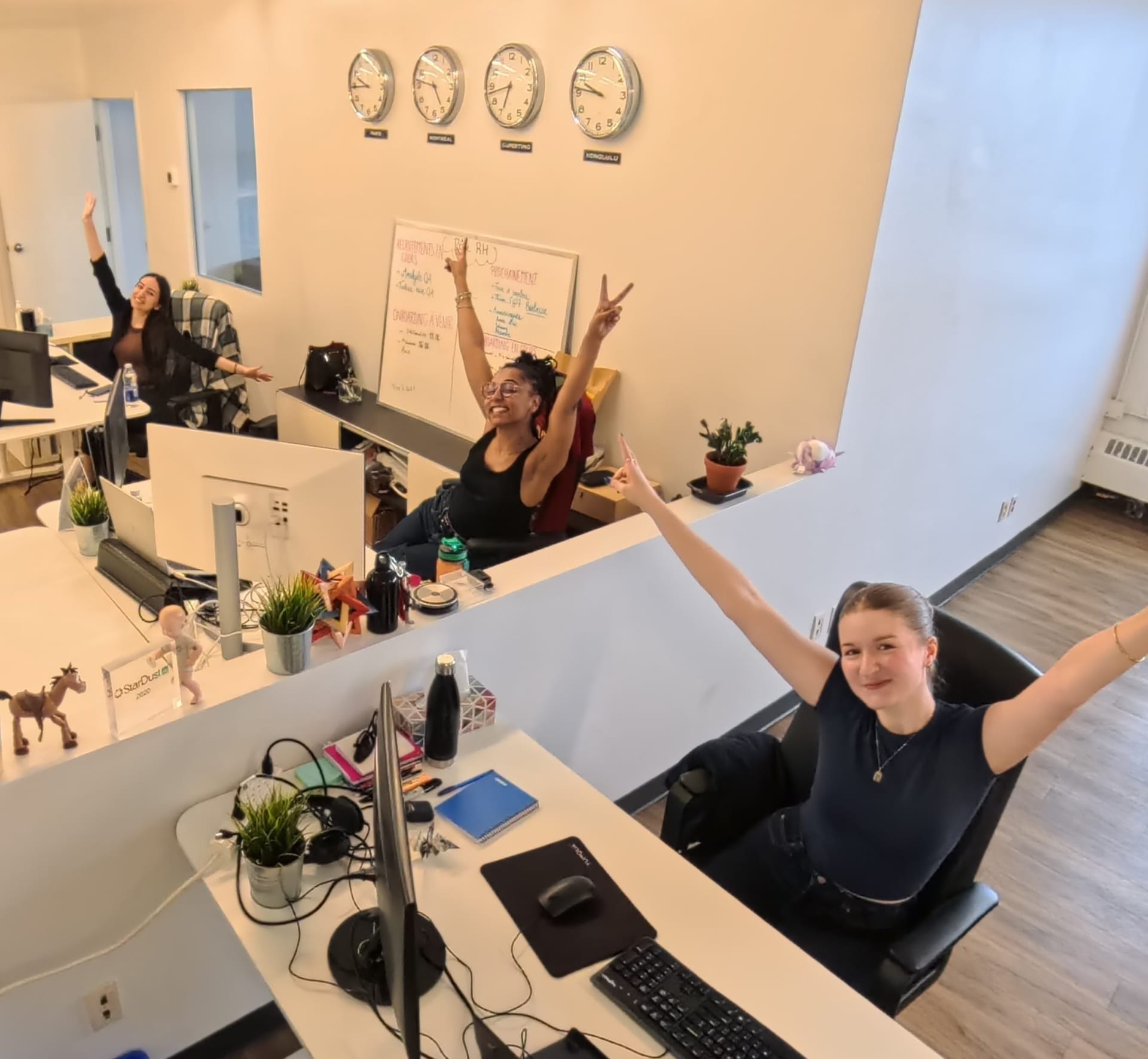 Photo bonne ambiance dans les bureaux