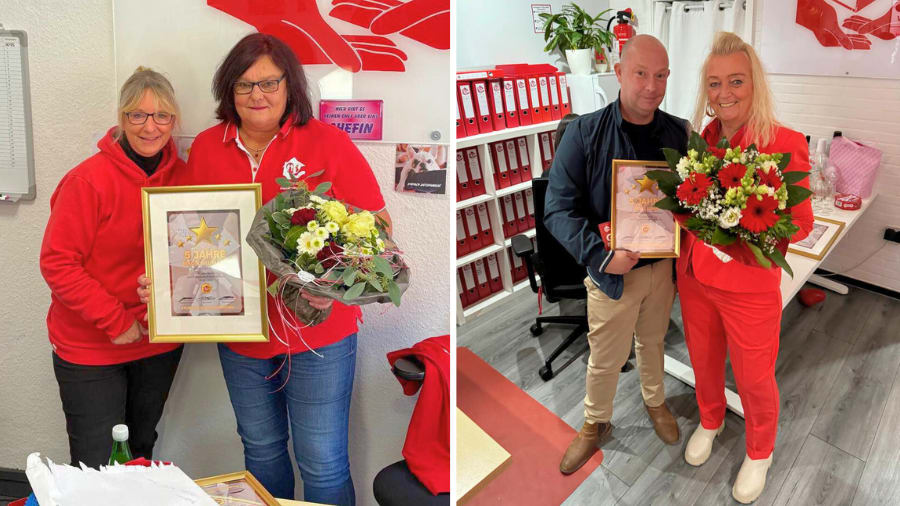 Birgit and Ulla holding their certificates