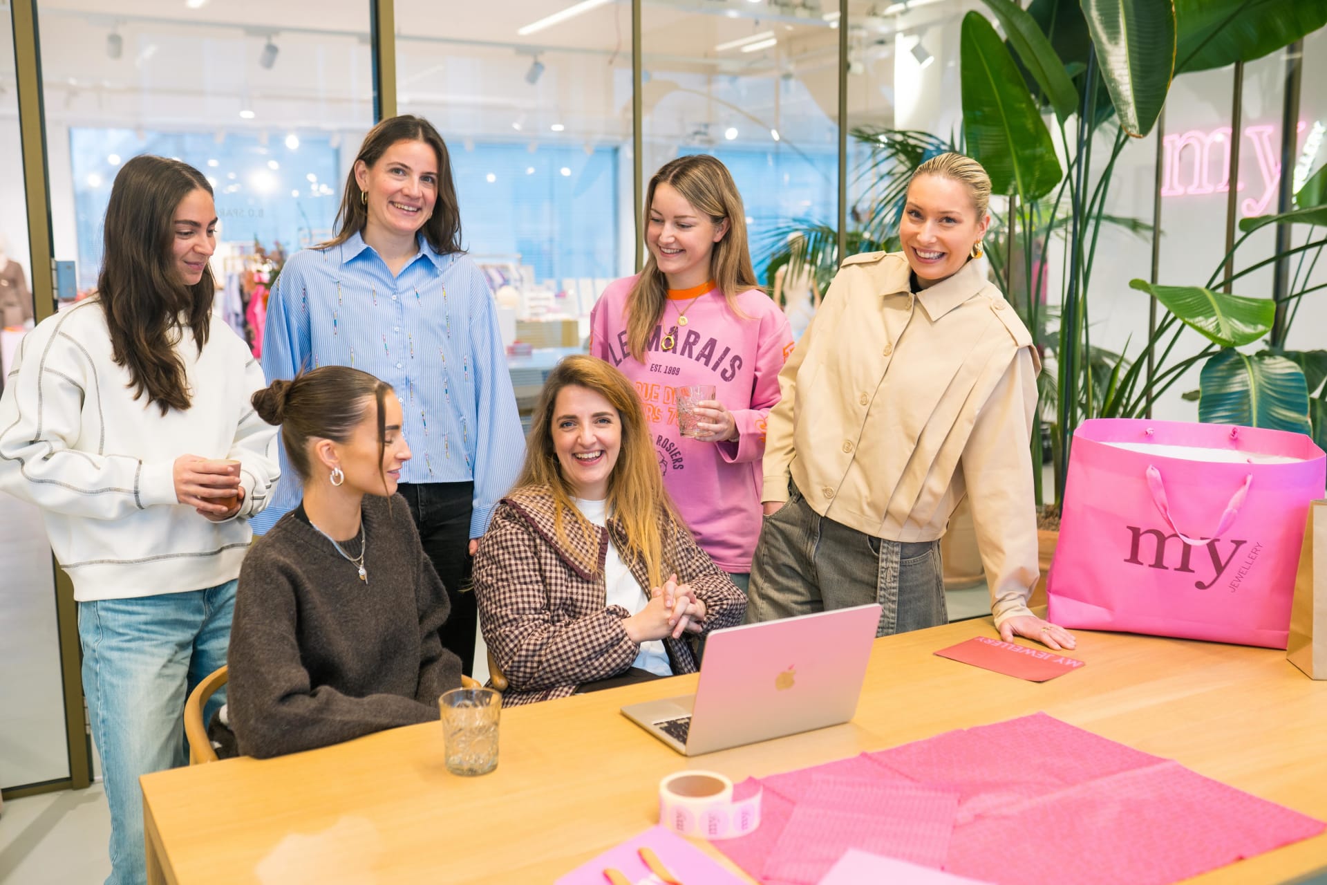 Team Marketing & Branding