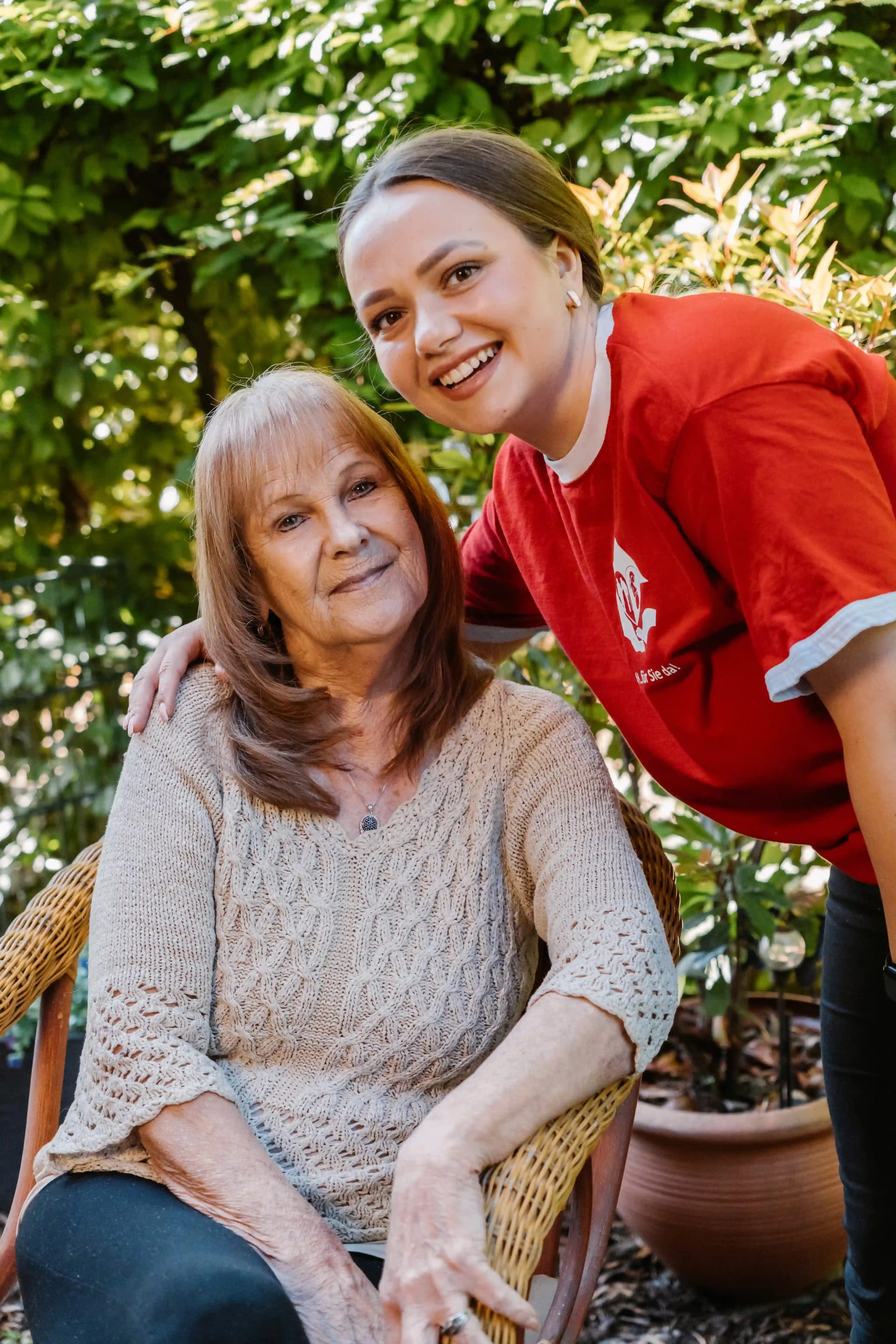 Agency For Domestic Help - Domestic Helper met klant