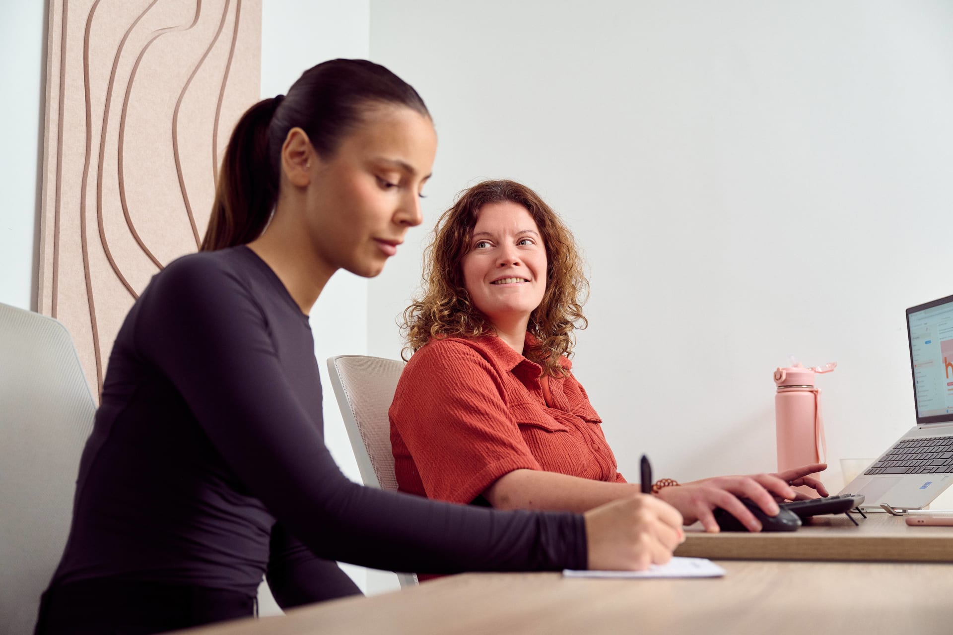 Collega's Valk Service Center