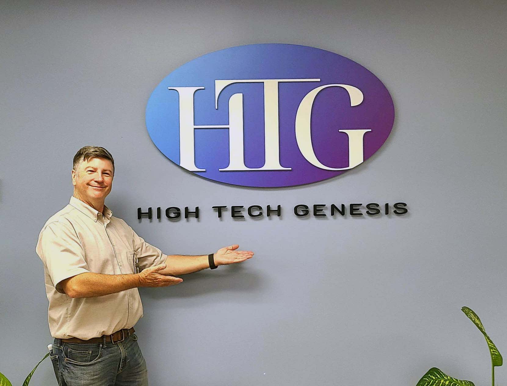 Dave Gorman and new HTG sign