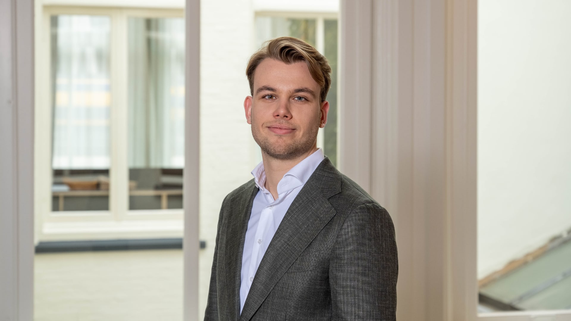 Foto van collega die vertelt over zijn opdracht