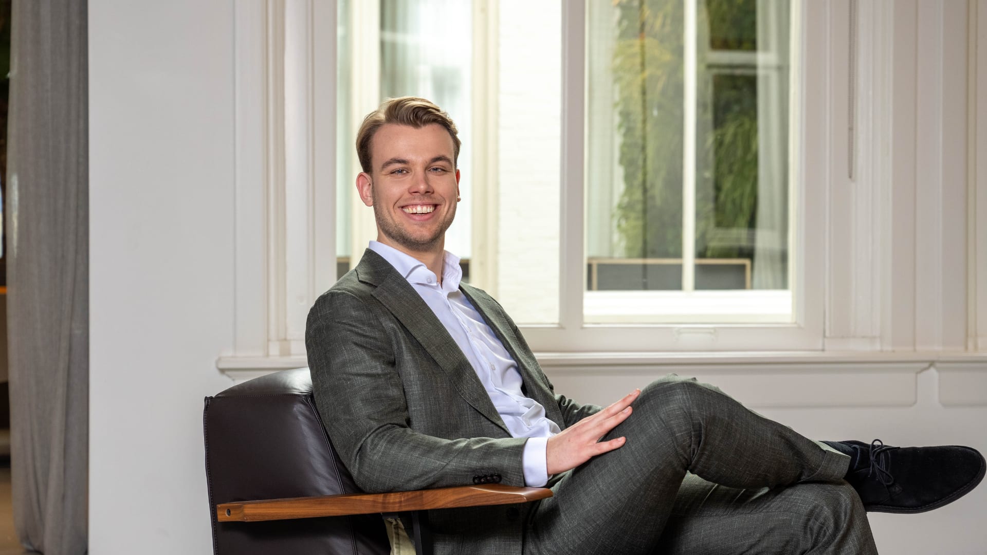 Foto van collega die vertelt over zijn opdracht