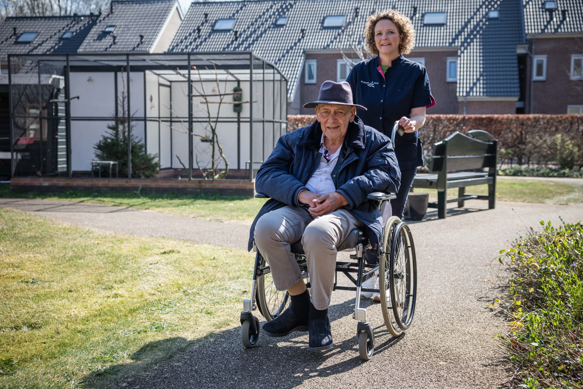 Cliënt en BrabantZorg-medewerker