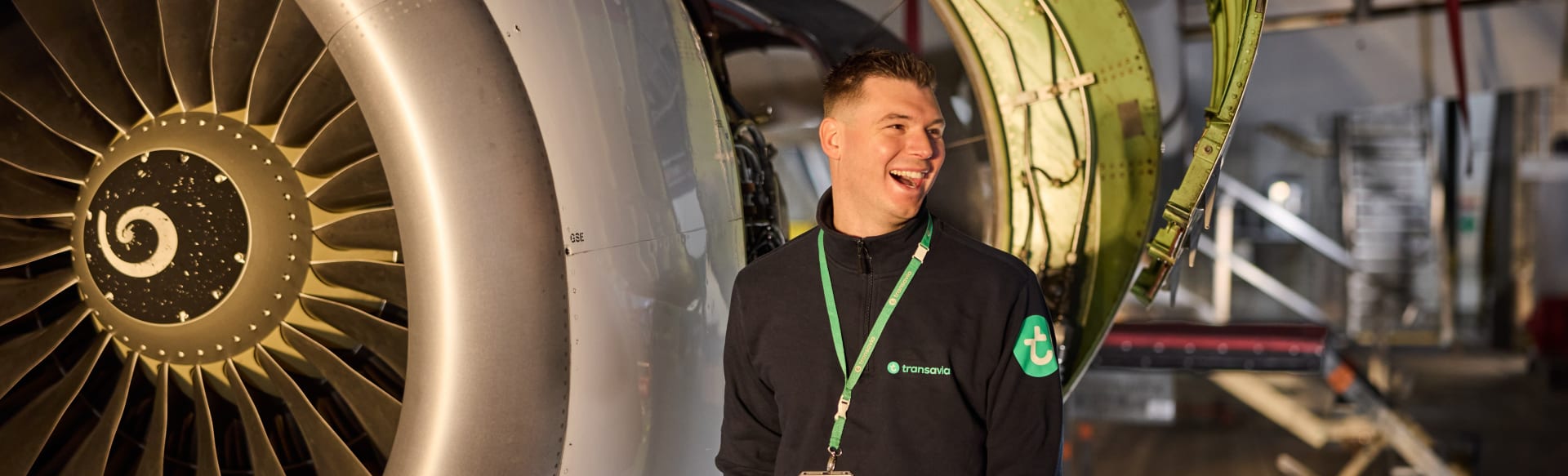 first officer transavia
