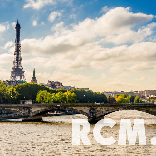 Vue de Paris avec logo RCM, groupe RCM France