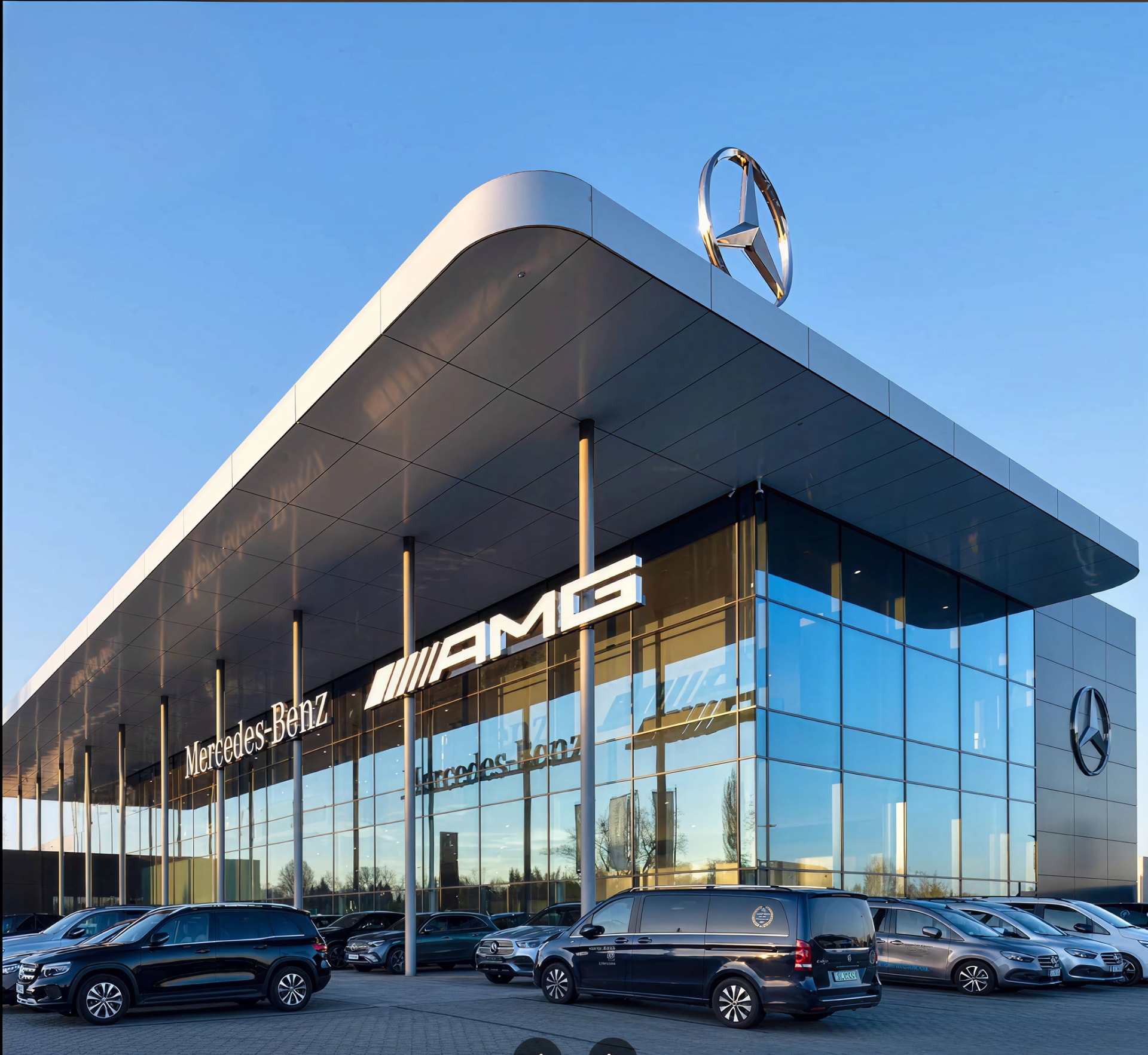 Concession SAGA Mercedes-Benz Pologne avec véhicules exposés