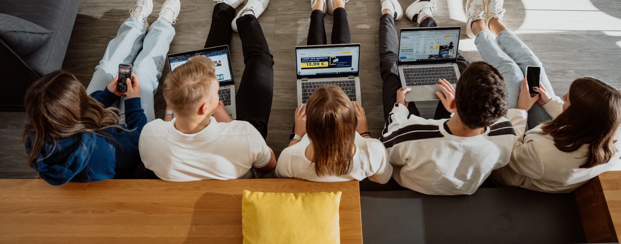 Studenten, die an einem Projekt bei MAINGAU mitarbeiten