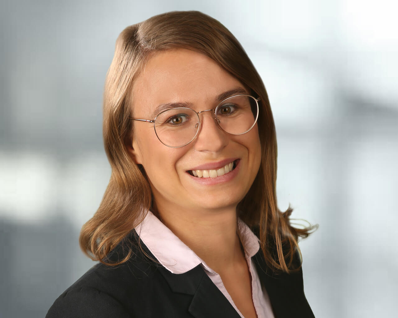 Portraitbild Carina Hörting