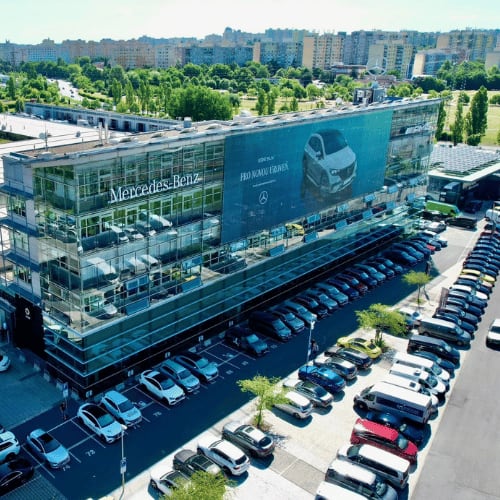 Prague avec logo Mercedes-Benz, SAGA République tchèque