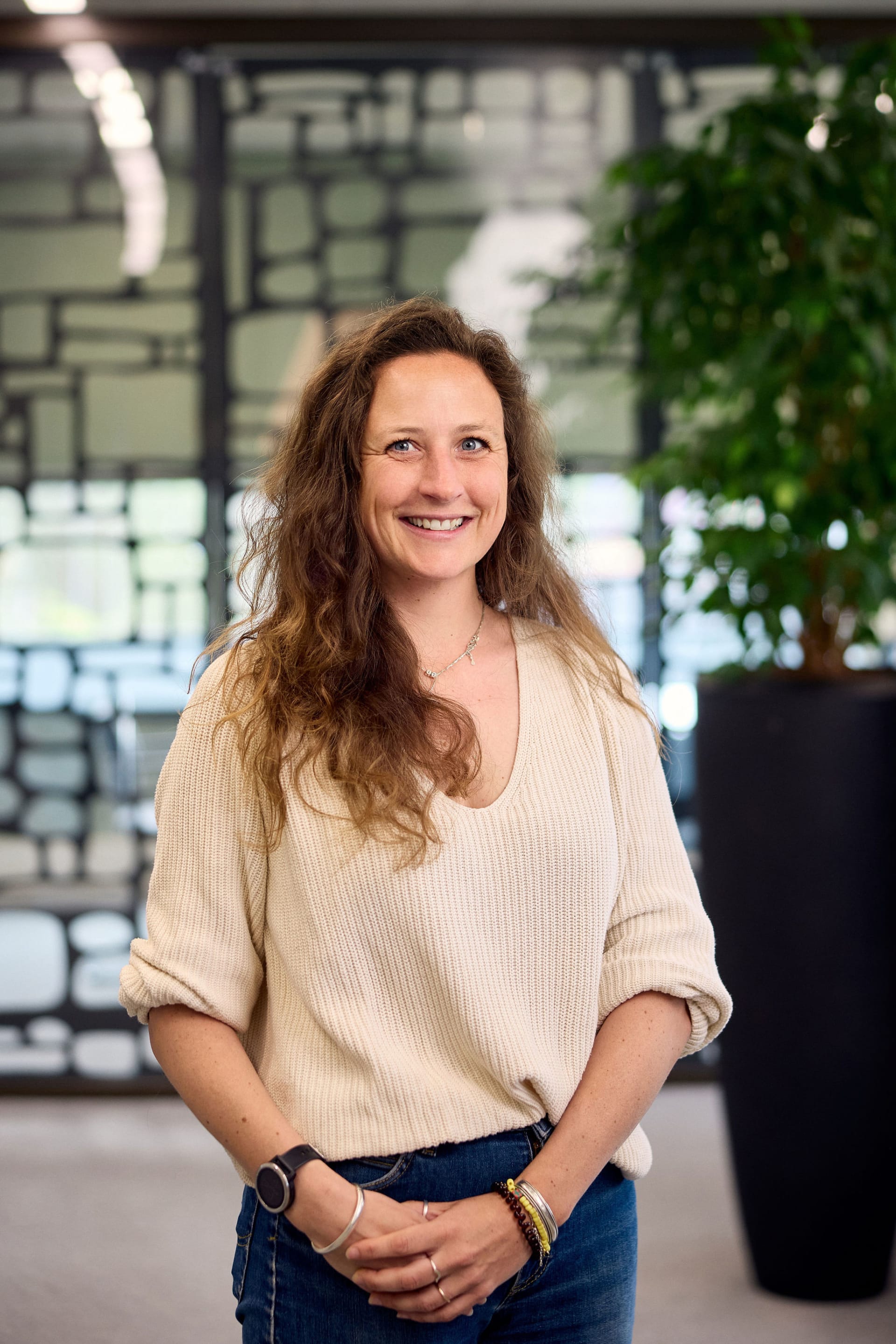 Niki de Boer - van Driel werkt als applicatieontwikkelaar bij Zorg en Zekerheid en draagt bij aan innovatieve digitale oplossingen die gezondheid en dienstverlening ondersteunen.
