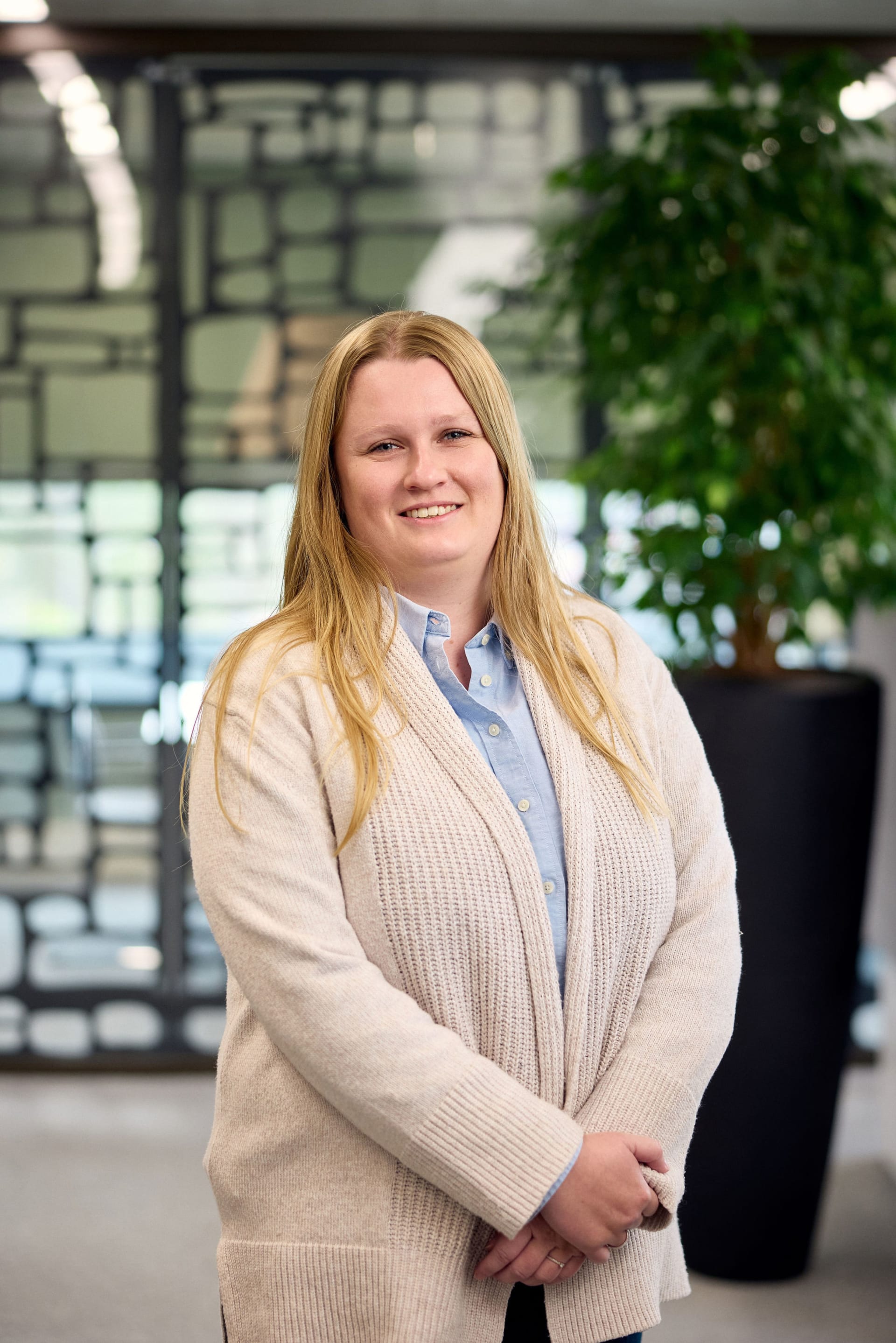 Anne-Fleur Does, applicatiebeheerder bij Zorg en Zekerheid. Werkt aan procesautomatisering, digitalisering en slimme AFAS-oplossingen die de organisatie efficiënter en duurzamer maken.