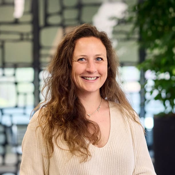 Niki de Boer werkt als applicatieontwikkelaar bij Zorg en Zekerheid en draagt bij aan digitale oplossingen die medewerkers en verzekerden ondersteunen.